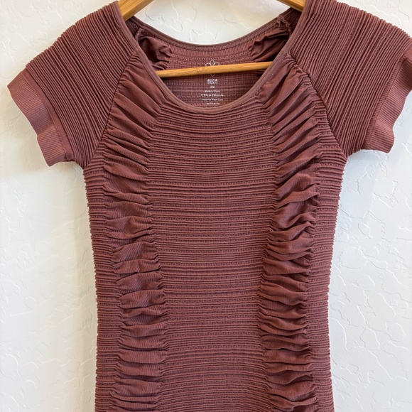 Aura Brown Body Con Short Sleeve Ruched Cut Out Dress Size XS/S - Picture 2 of 7